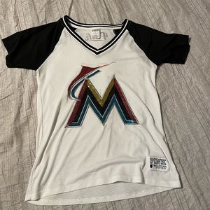 Miami Marlins VS Pink Jersey